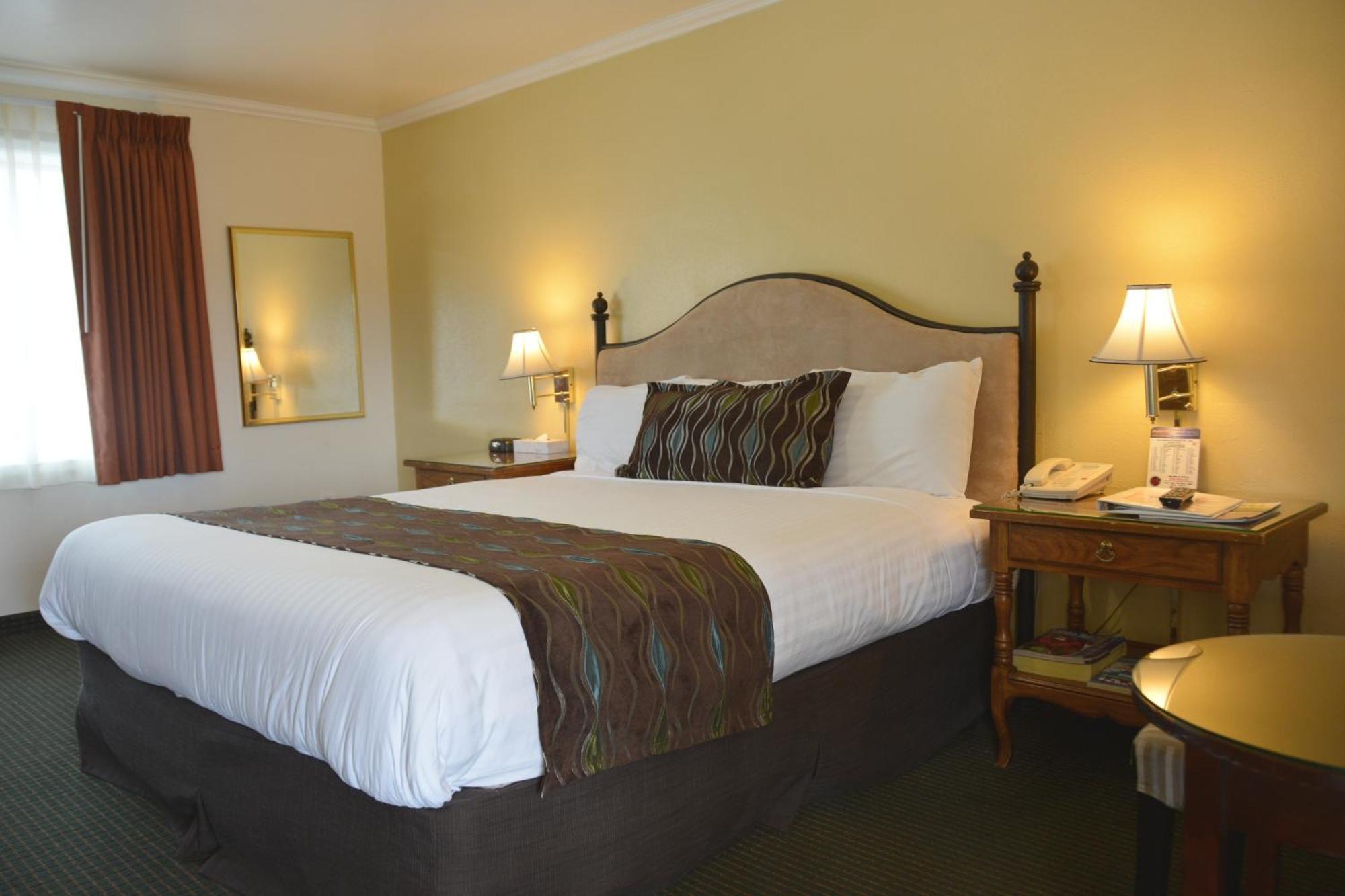 Oasis Inn And Suites Santa Bárbara Habitación foto